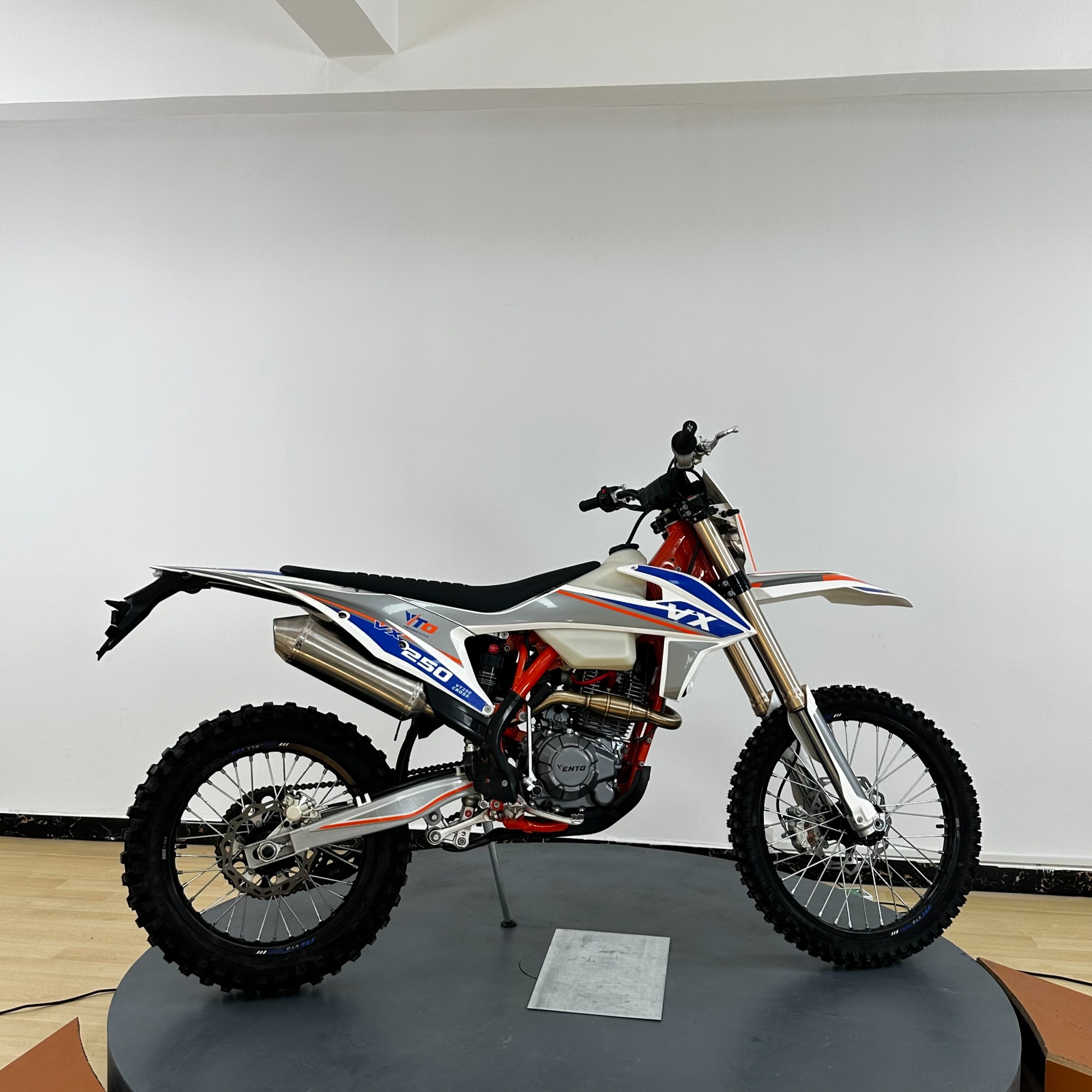 250cc High-Performance off-Road Racing Motorcycle with a Top Speed of 90 Km/H