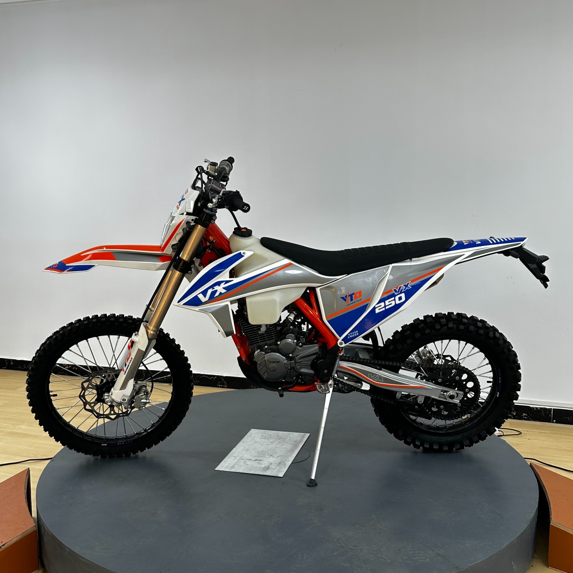 250cc High-Performance off-Road Racing Motorcycle with a Top Speed of 90 Km/H