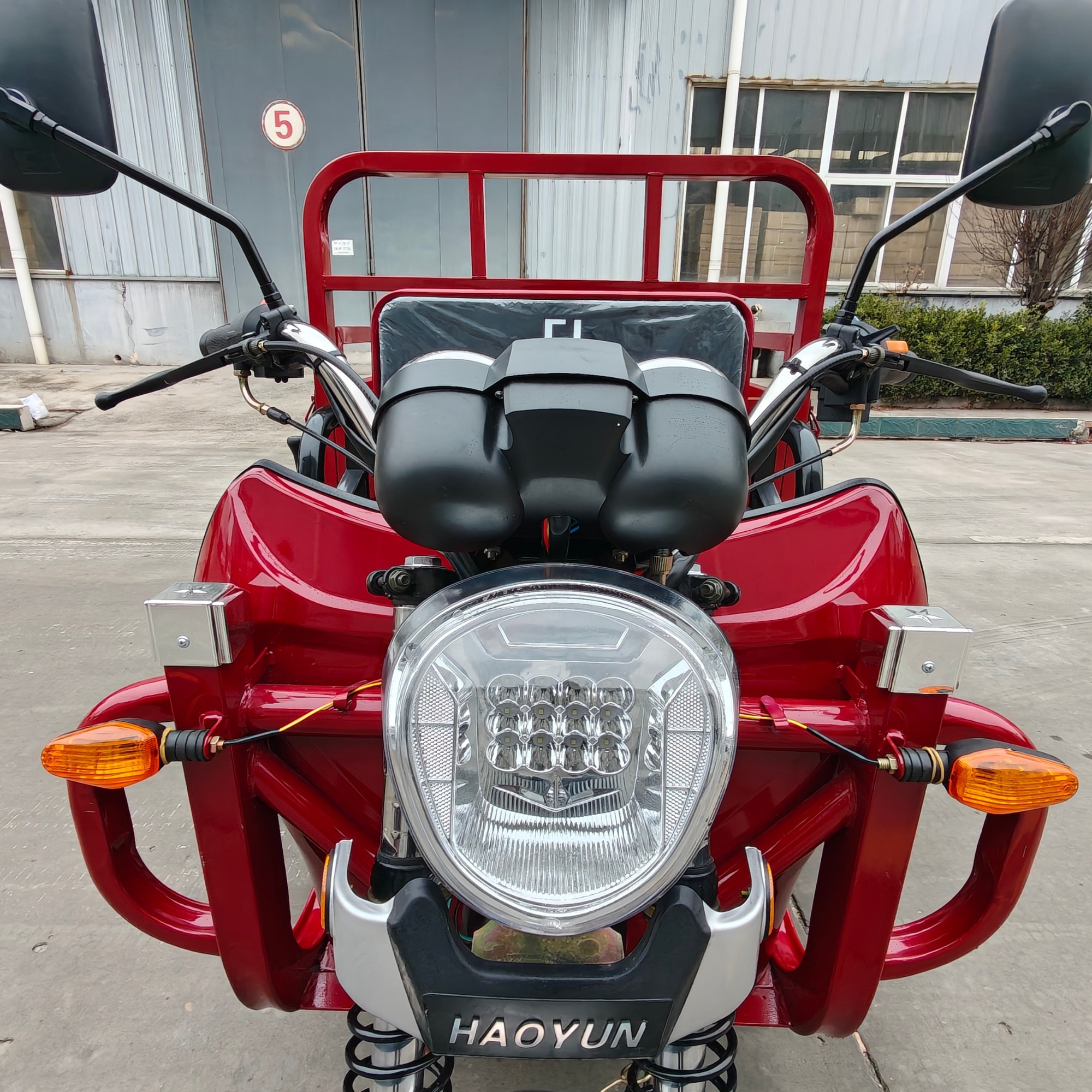 150cc Anti-Electric Cargo Tricycle, Designed for Both Passenger and Cargo Use