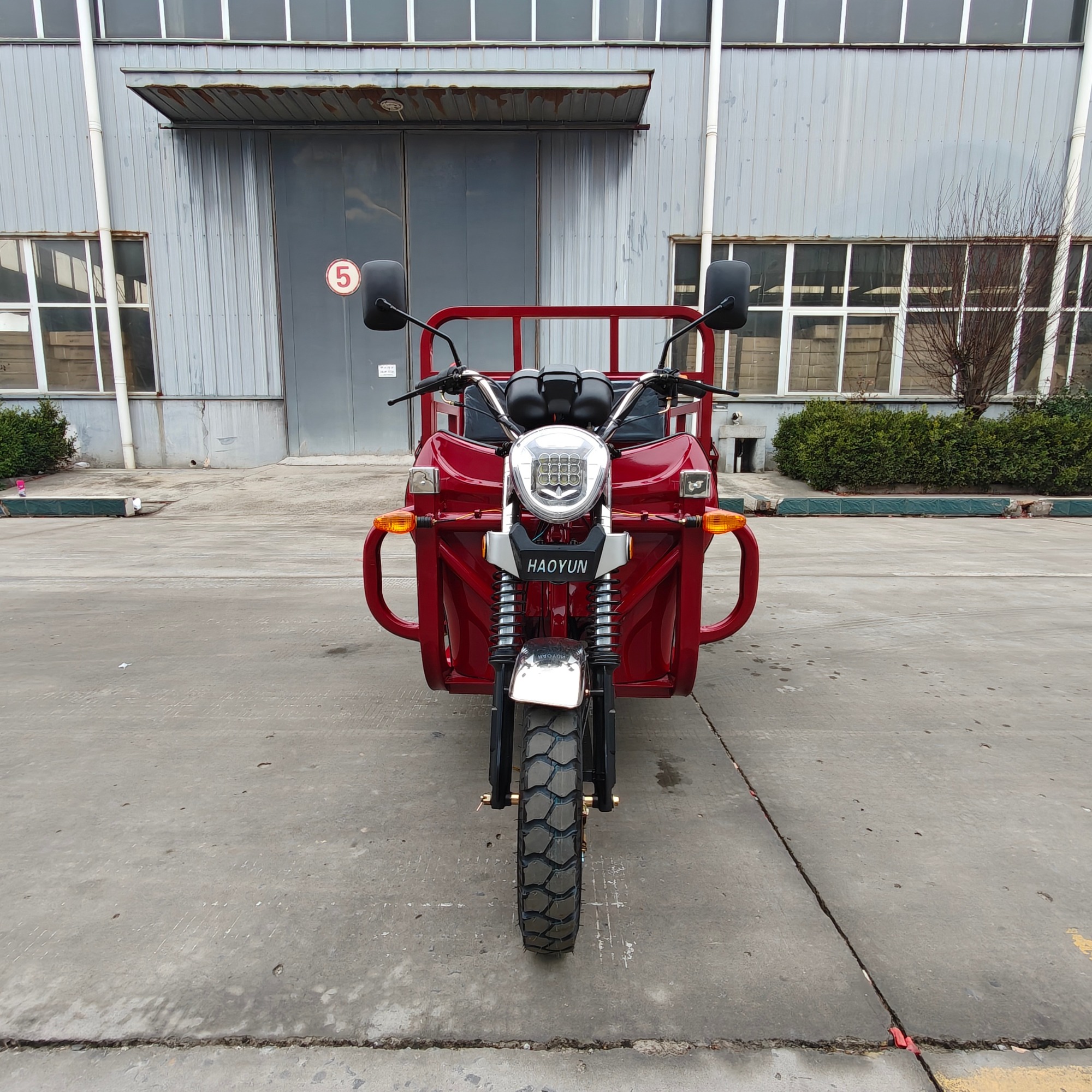 150cc Anti-Electric Cargo Tricycle, Designed for Both Passenger and Cargo Use