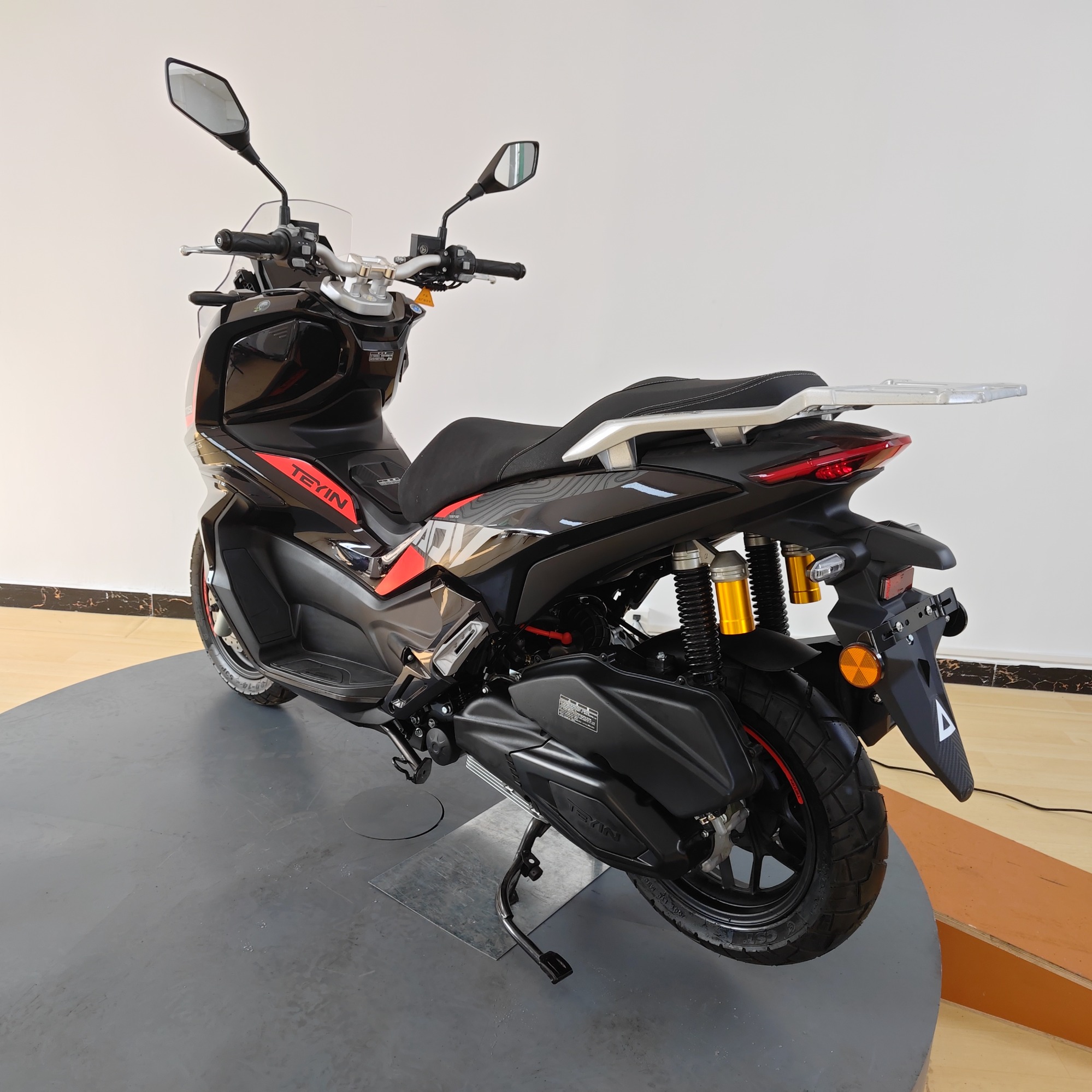 2026 New High-Power Adult Gasoline Motorcycle, Factory Direct Sales, Two-Wheeled Commuter Motorcycle