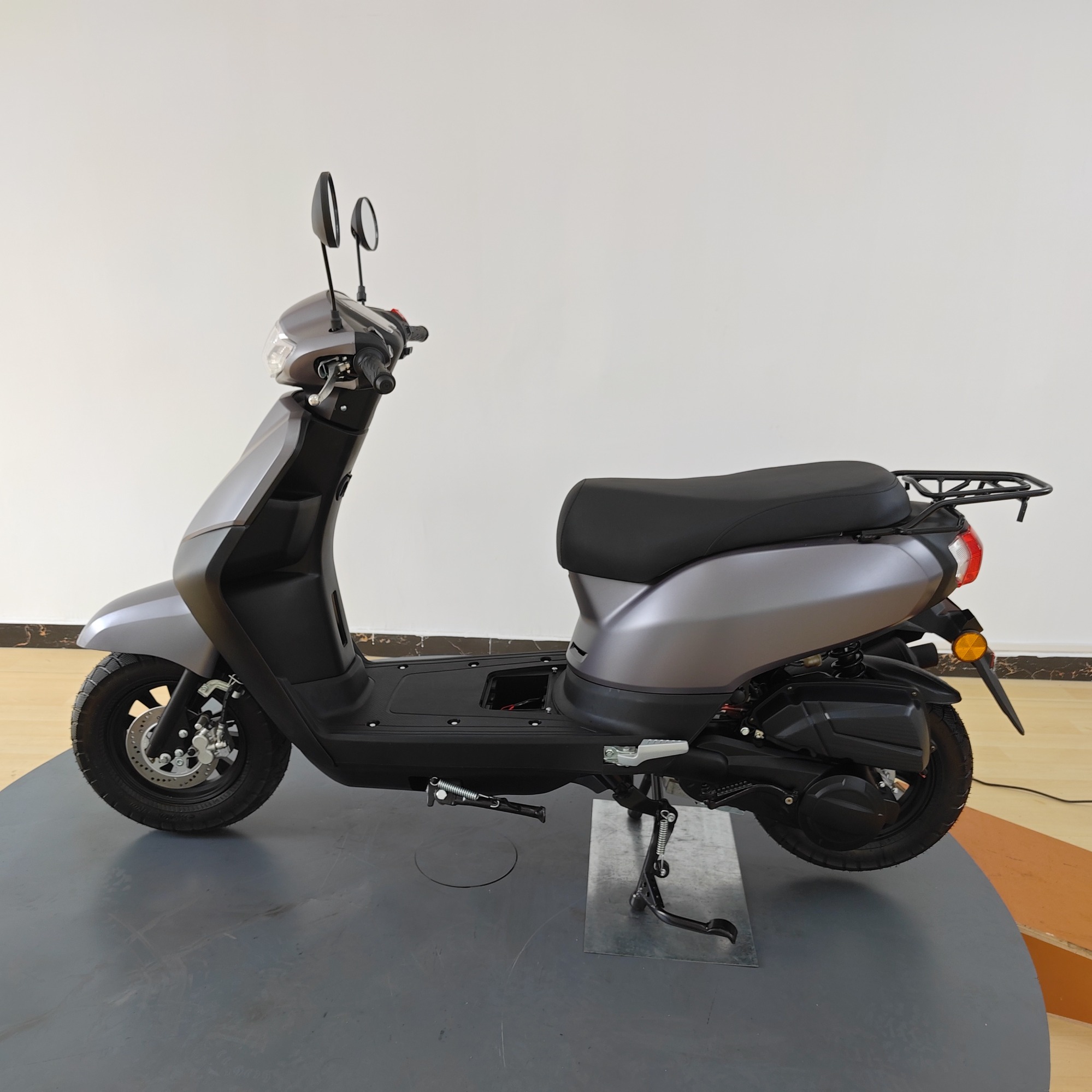 125cc Two-Wheeled Gasoline Scooter, King of Long-Distance Travel, Delivery Vehicle