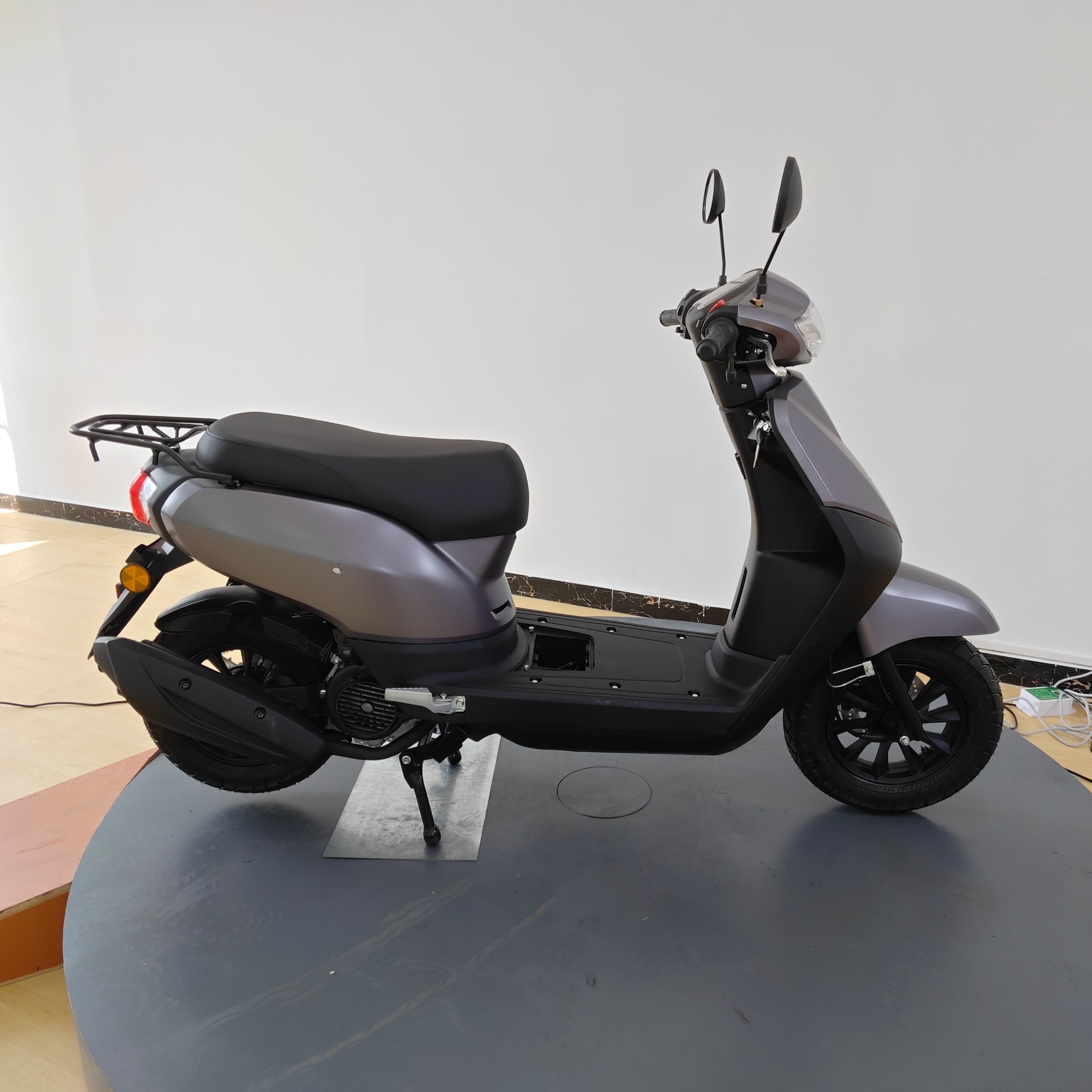 125cc Two-Wheeled Gasoline Scooter, King of Long-Distance Travel, Delivery Vehicle