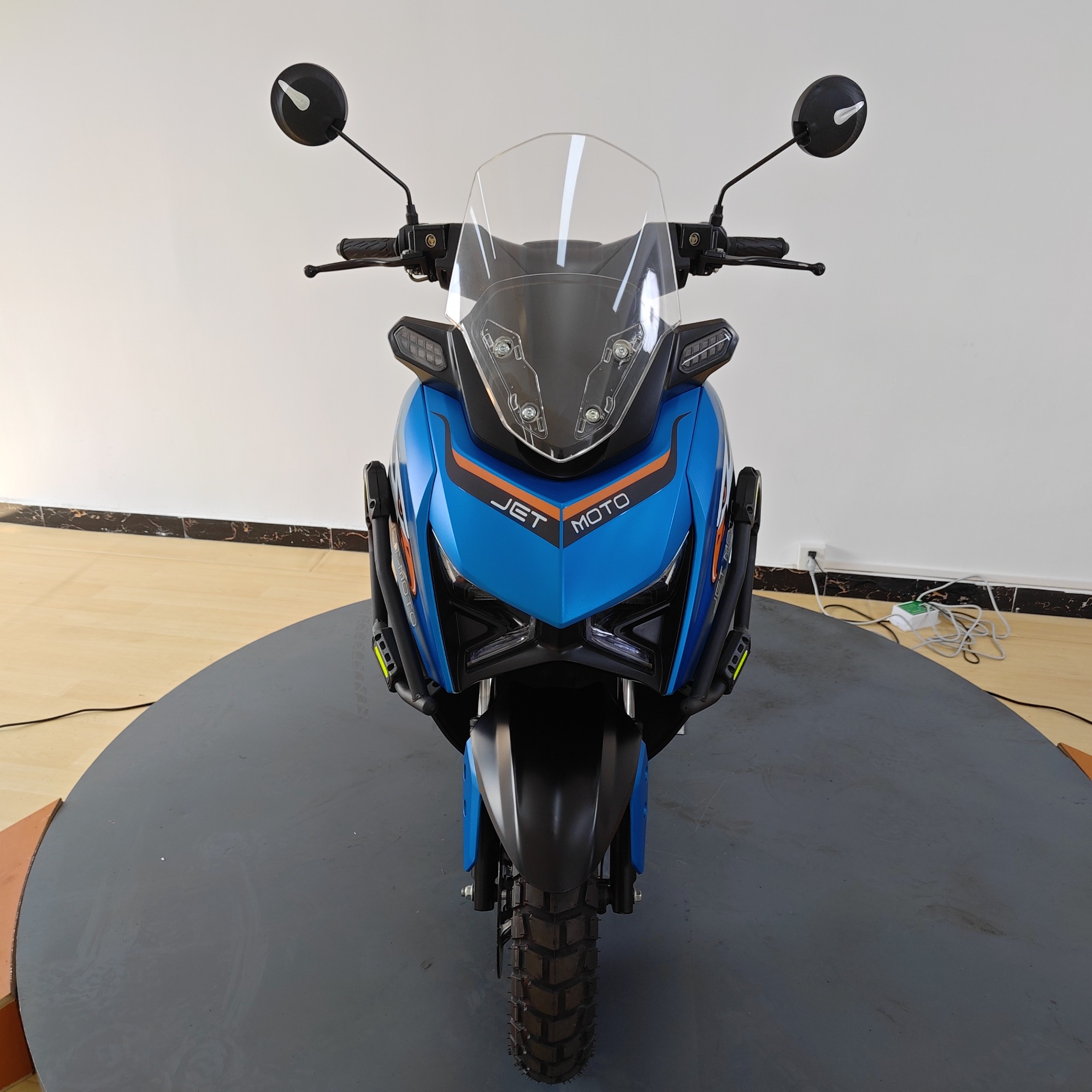 Compact 150cc Fuel-Powered Scooter for Women - Perfect for City