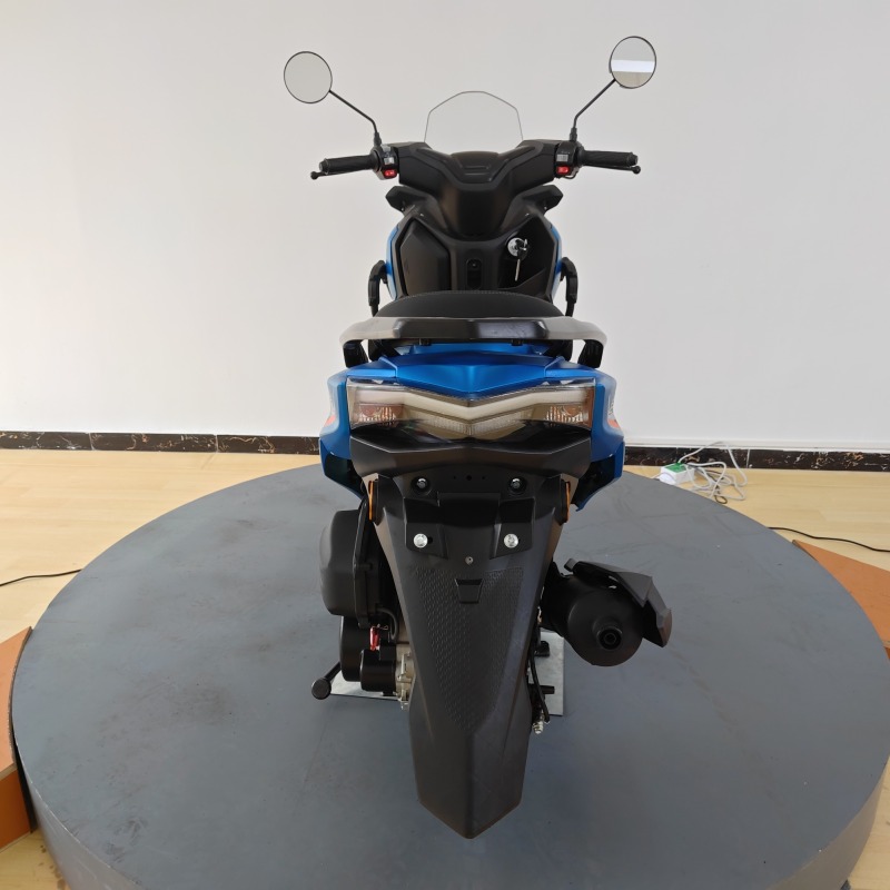 Compact 150cc Fuel-Powered Scooter for Women - Perfect for City