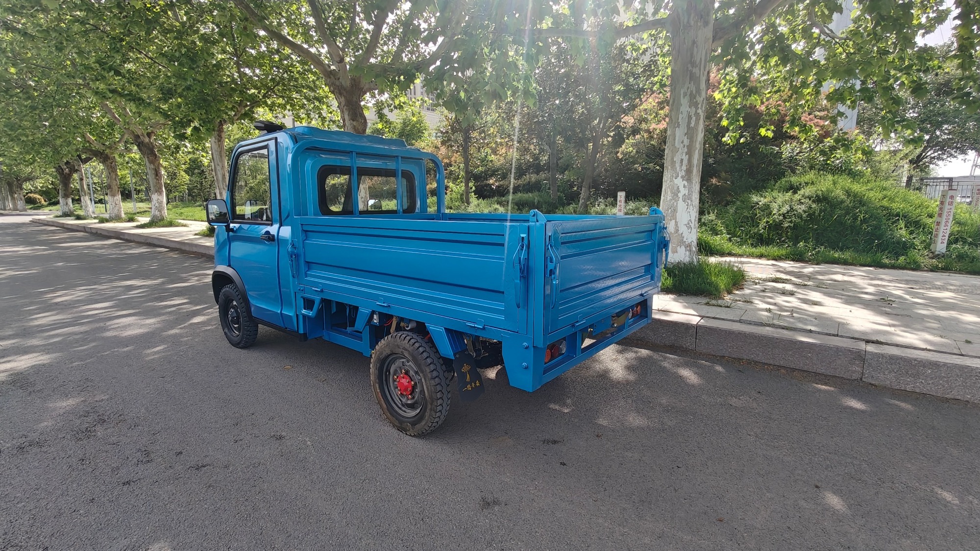 72V 2000W New Energy Electric Four-Wheeled Freight Vehicle, Suitable for Urban Transportation