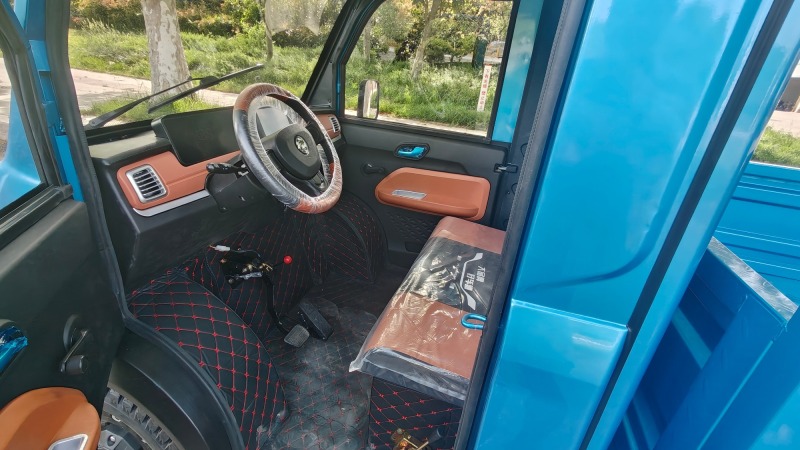 72V 2000W New Energy Electric Four-Wheeled Freight Vehicle, Suitable for Urban Transportation