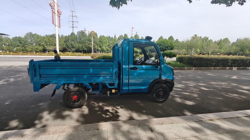 72V 2000W New Energy Electric Four-Wheeled Freight Vehicle, Suitable for Urban Transportation
