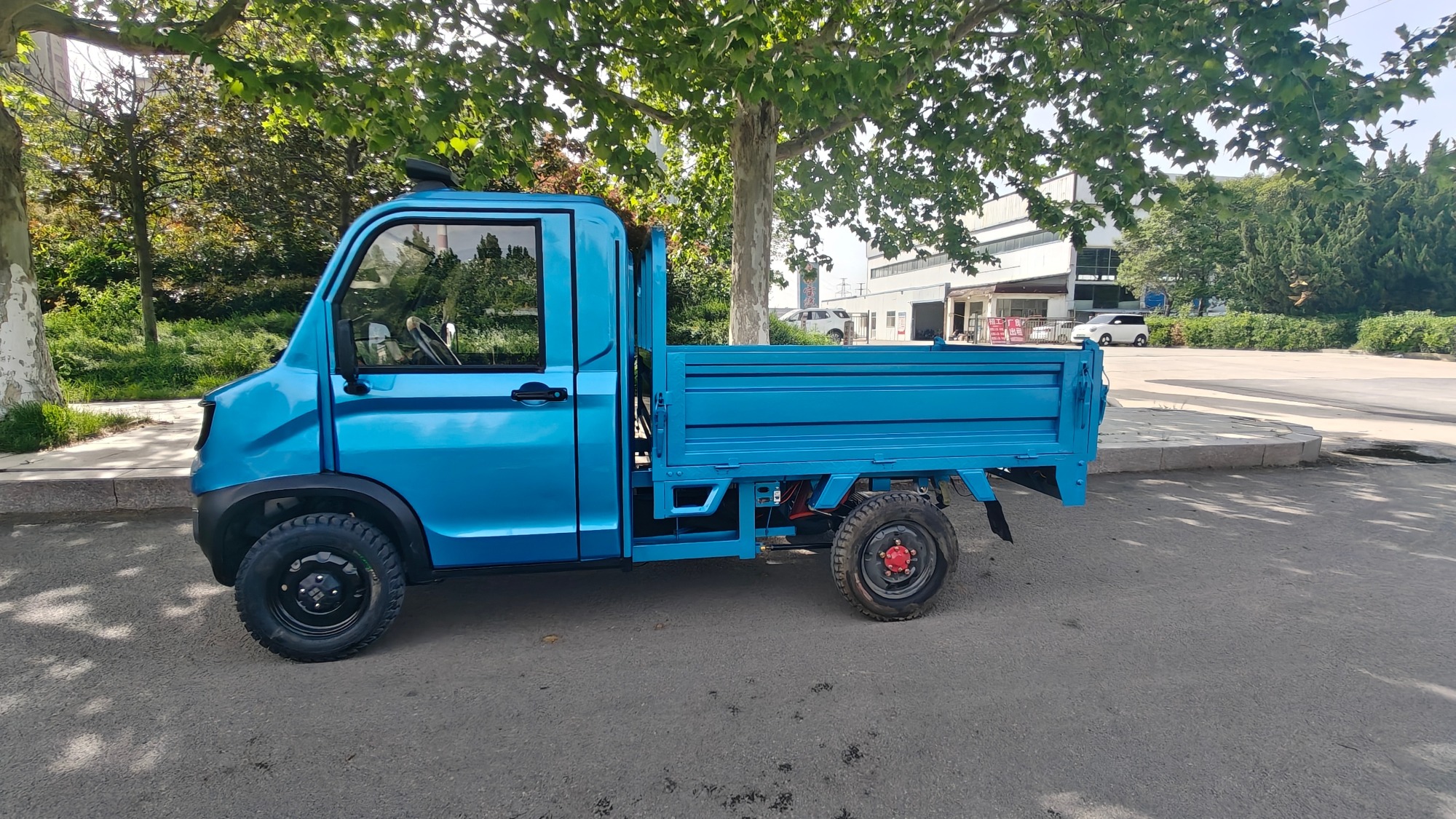 72V 2000W New Energy Electric Four-Wheeled Freight Vehicle, Suitable for Urban Transportation