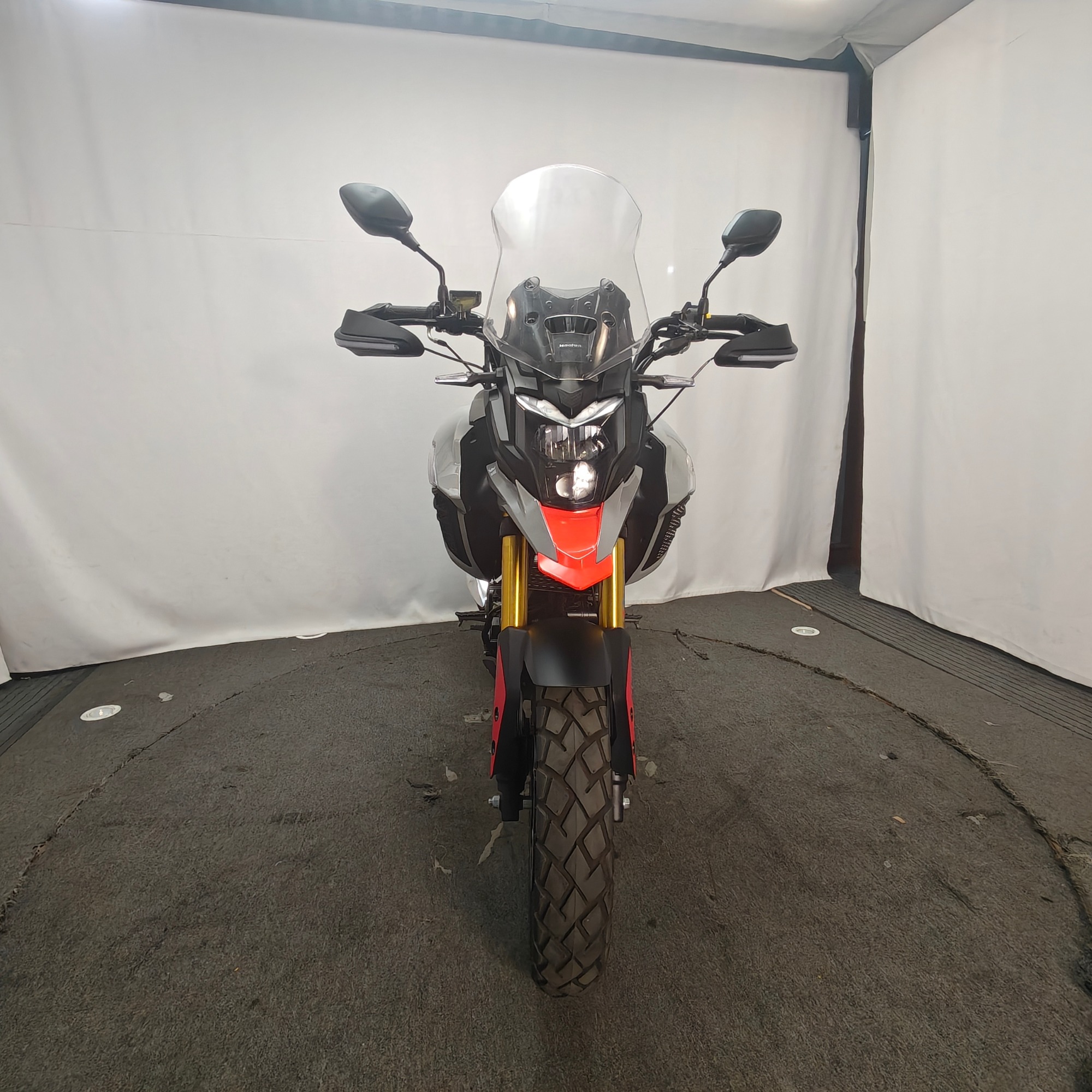 Factory Direct Supply of Sporty 300cc Gasoline Racing Motorcycles