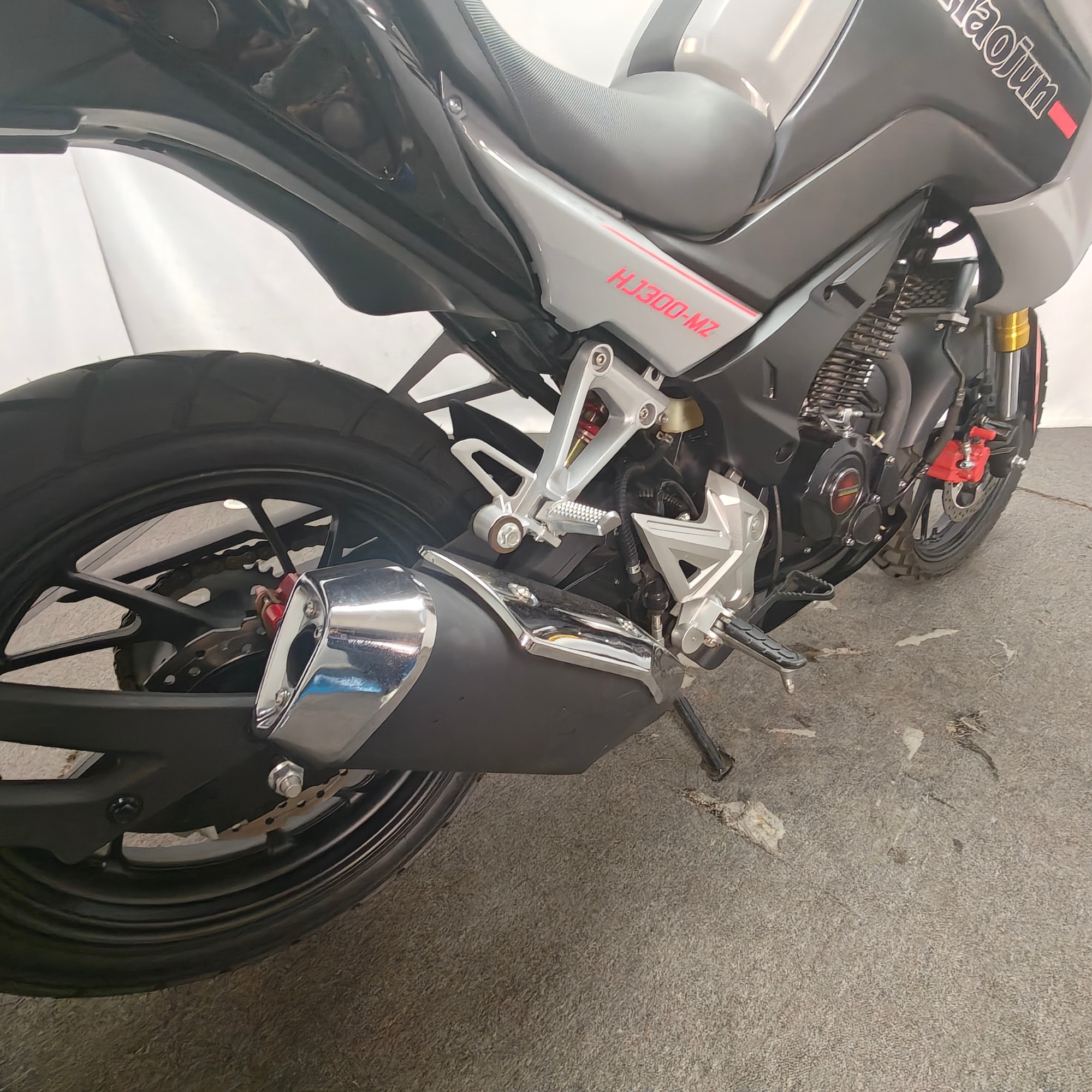 Factory Direct Supply of Sporty 300cc Gasoline Racing Motorcycles
