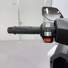 Chinese Manufacturers Directly Sell Gasoline-Powered Two-Wheeled Motorcycles.