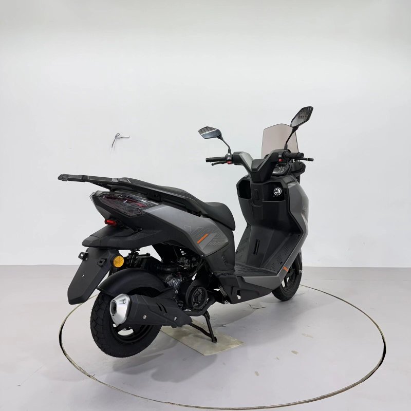 180cc Adult High-Speed Two-Wheeled Motorcycle, Durable Two-Wheeled Scooter