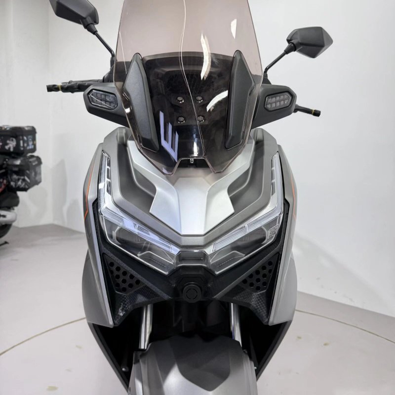 180cc Adult High-Speed Two-Wheeled Motorcycle, Durable Two-Wheeled Scooter