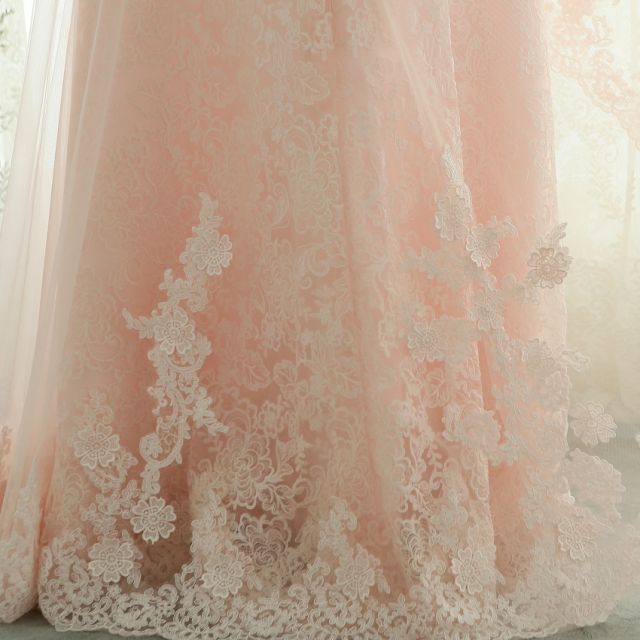 2022 New Wedding Dress Strapless Ruffled Pink Tulle Wedding Gown Jewelry Sash Lace Appliques Color Accent Beach Empire Bridal Gown WZ03