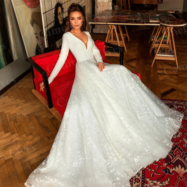 Satin A-Line Wedding Dress 2022 Sexy V-Neck Long Sleeve Bridal Dresses White Wedding Gown C2512