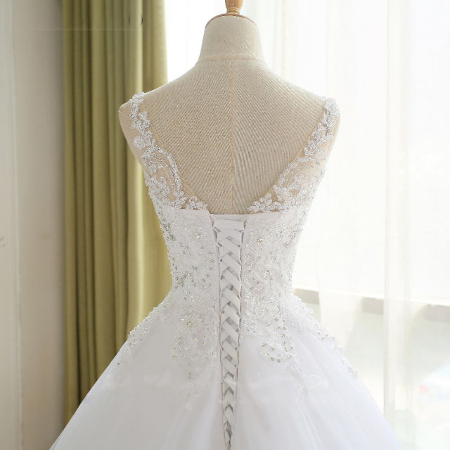 Spaghetti Strap V-neck Ball Gown Wedding Dress With Lace Vintage Wedding Dresses Bridal Gown C2524