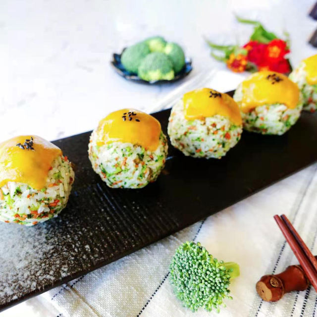 Seafood Rice Ball （ 2 ）