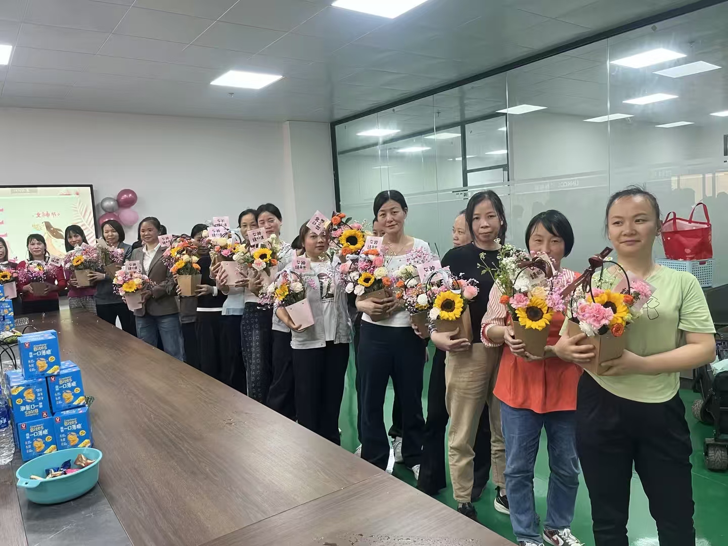 Celebrating Women’s Day at LINKOOL – A Special Day for Our Amazing Team