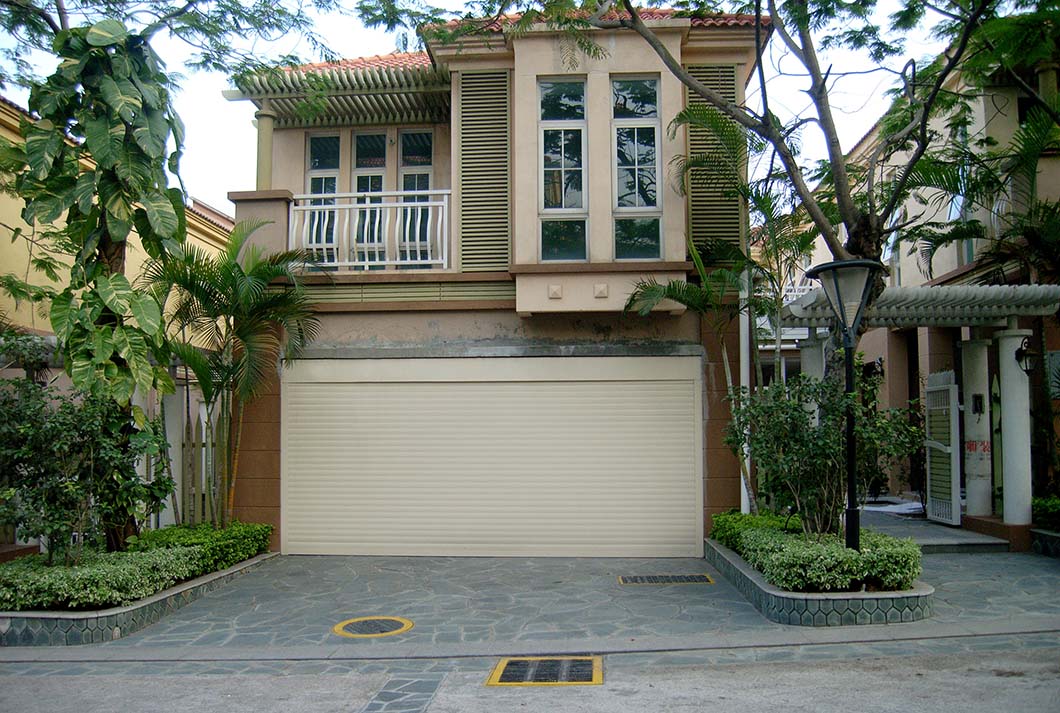 aluminum roller garage door project photo 1