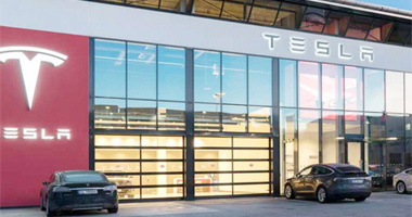 Case: Meta Full-vision Garage Door in Tesla Store