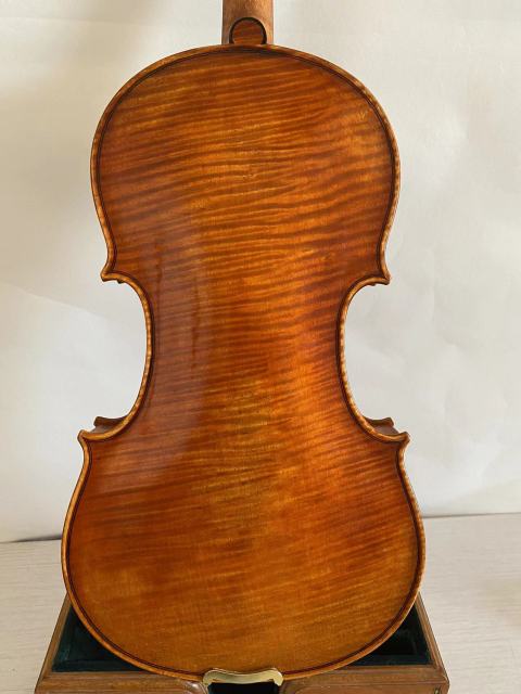 4/4 size violin Stradi Model 1715 European tone wood  flamed maple back