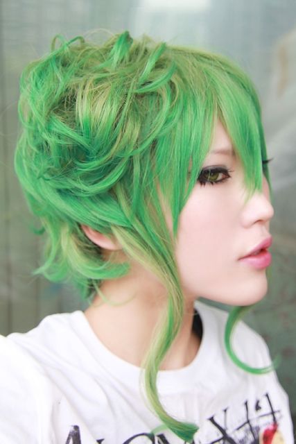Sale! Vocaloid Gumi medium 45cm long wavy curly cosplay wig with bun yellow green ombre colors cosplay wig