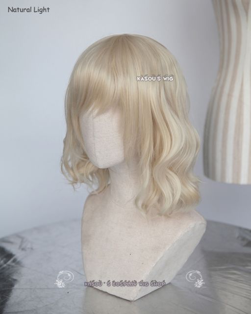 S-4 / KA006 light blonde loose beach waves lolita . harajuku wig with bangs .35cm .