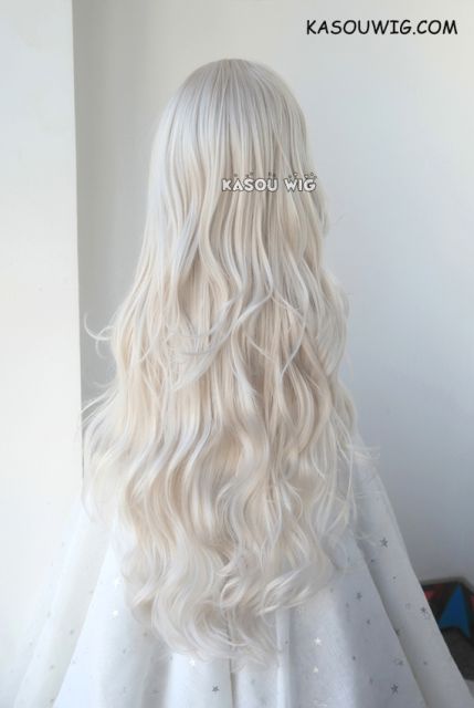 L-3 / SP05 pearl white long layers loose waves cosplay wig
