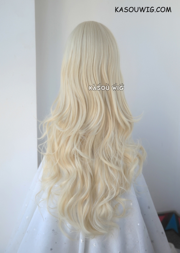 L3 / SP17 light cream blonde long layers loose waves cosplay wig . heatresistant fiber