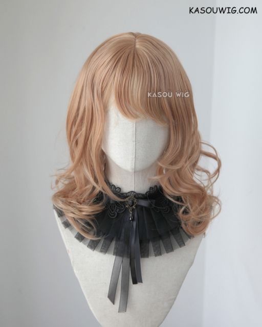 【sold out】Medium length loose wavy hair strawberry blonde wig