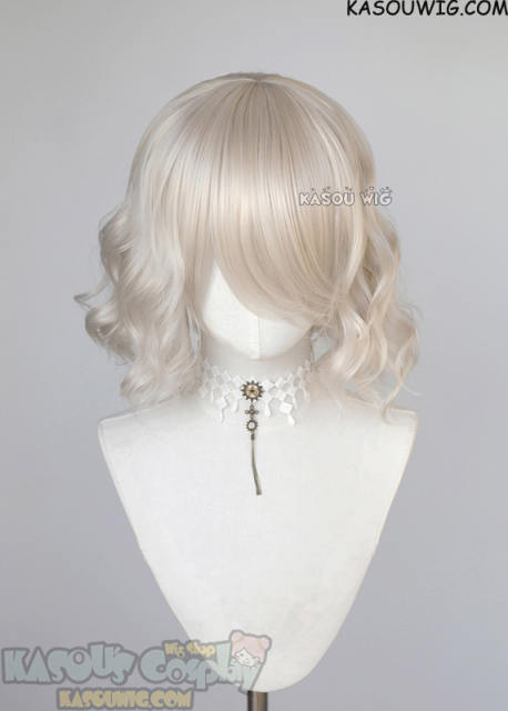 S-4 / SP05 pearl white loose beach waves lolita wig with bangs 35cm