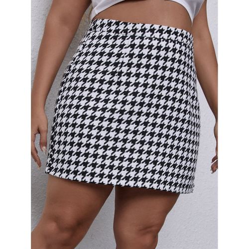 OMONSIM Wholesale Plus Size Black and White Square Stripe Slit Fashion Skirt