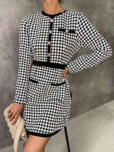 OMONSIM Wholesale Black and White Large Button Stripe Plaid Round Neck Long Sleeved Dress