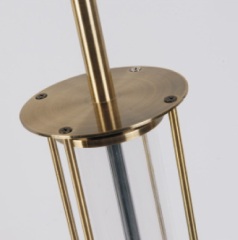 ဟိုတယ်ပရောဂျက် စားပွဲတင်မီးအိမ်၊ စားပွဲတင်မီးချောင်း ဒီဇိုင်းပုံစံ ကြေးဝါရောင်ဖြင့် အထည်အလိပ်အကာဖြင့် ခေတ်မီသည်။