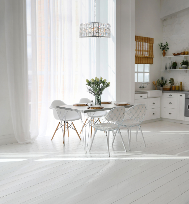 Πολυέλαιος πολυτελείας, μοντέρνο κρεμαστό φωτιστικό, πολυέλαιος με κρύσταλλο υψηλής ποιότητας K9, 4 φως σε φινίρισμα χρωμίου, κρέμεται σε ξενοδοχείο, βίλα, σπίτι, εστιατόριο, το ύψος μπορεί να ρυθμιστεί κατόπιν αιτήματος