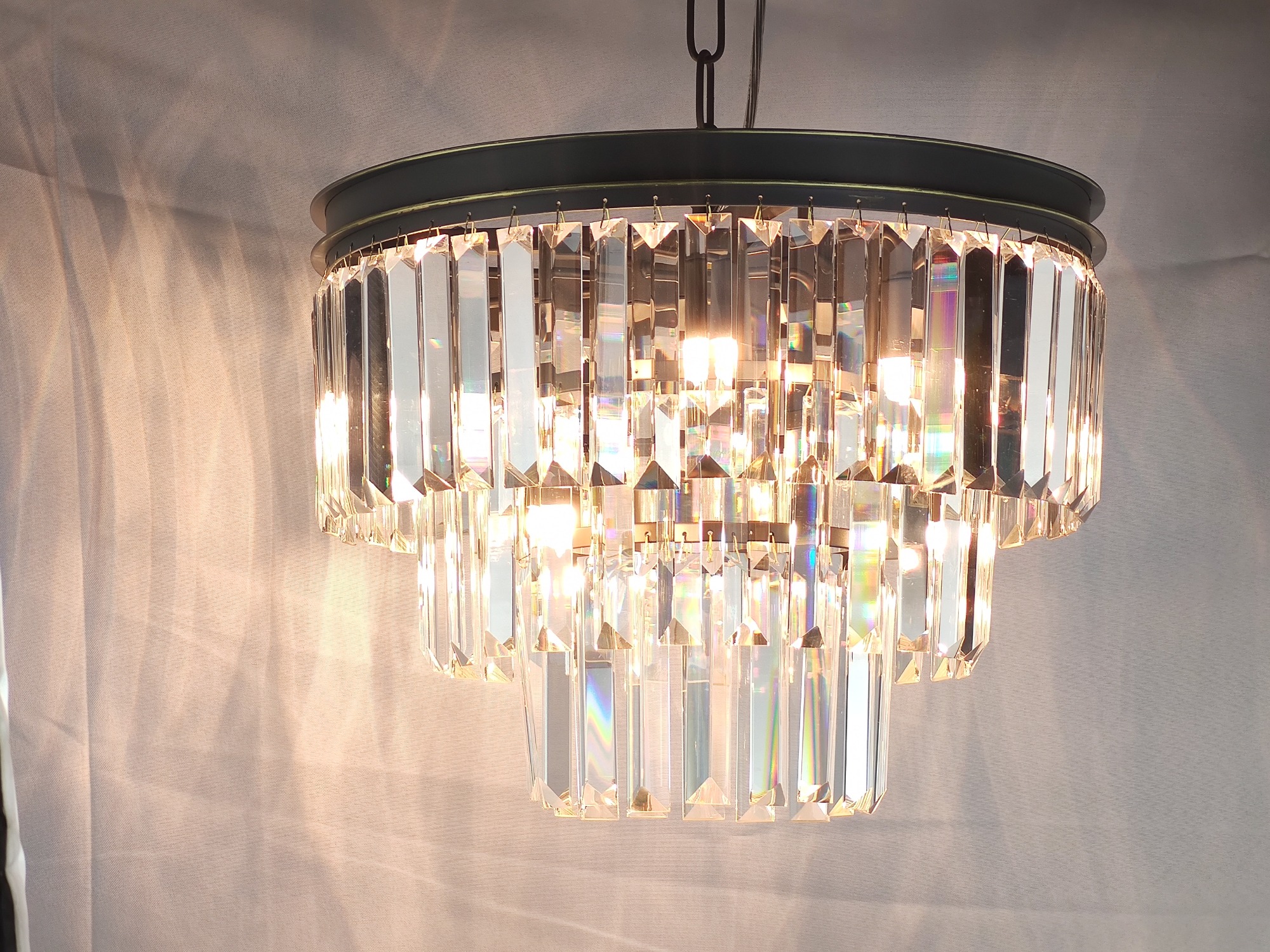 မီးလုံး 3 လုံး Crystal wall lamp၊ Luxury Design၊ ဇိမ်ခံ Crystal wall lamp များကို ဟိုတယ်၊ Villa၊ Home၊ Retaurant တွင် တပ်ဆင်ထားသည်။ Gold/Chrome/Painting သည် သင့်ရွေးချယ်မှုအတွက်ဖြစ်သည်။