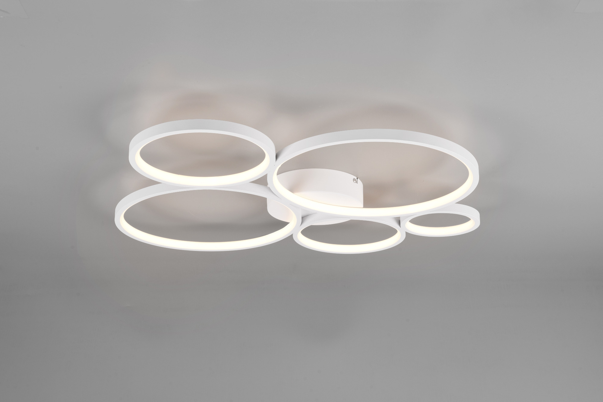 creative 4 or 5 different circle combination dimmable LED ceiling lamp matt white matt black 2 color available