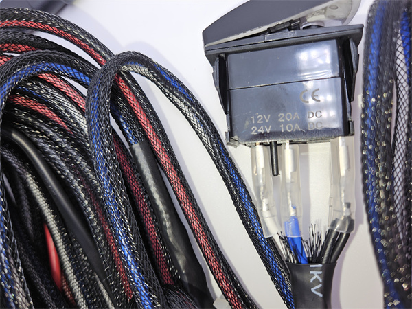 Roadvision’s LED Driving Lights Wiring Kits Wire Harness Loom Kits suit LED Light Bars or Spot Lights