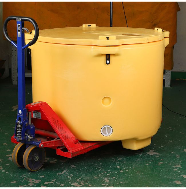 Round 630L rotationally molded insulated fish box cooler container