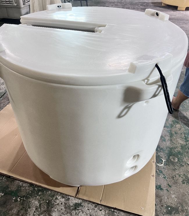 Round 630L rotationally molded insulated fish box cooler container