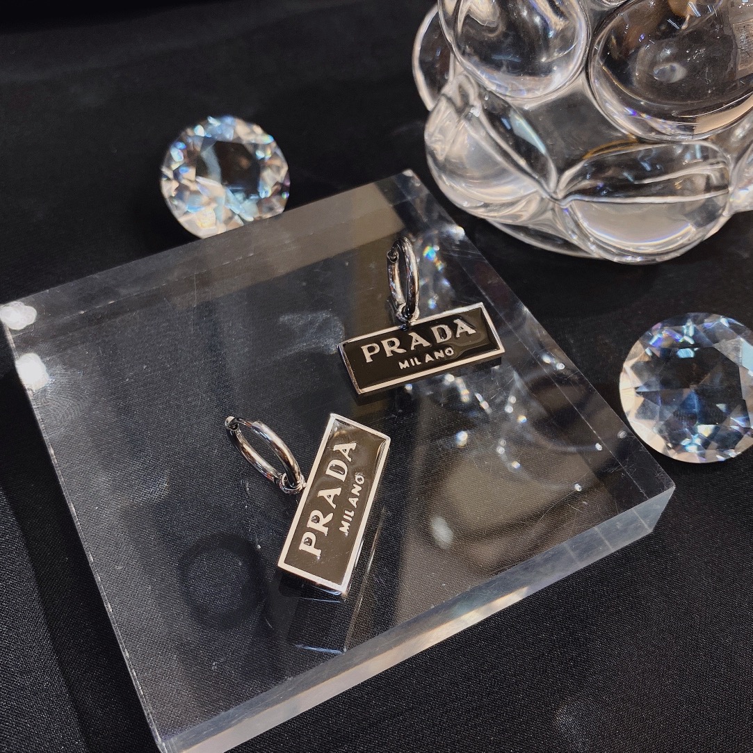 P&R  High quality fashion Earring 01612