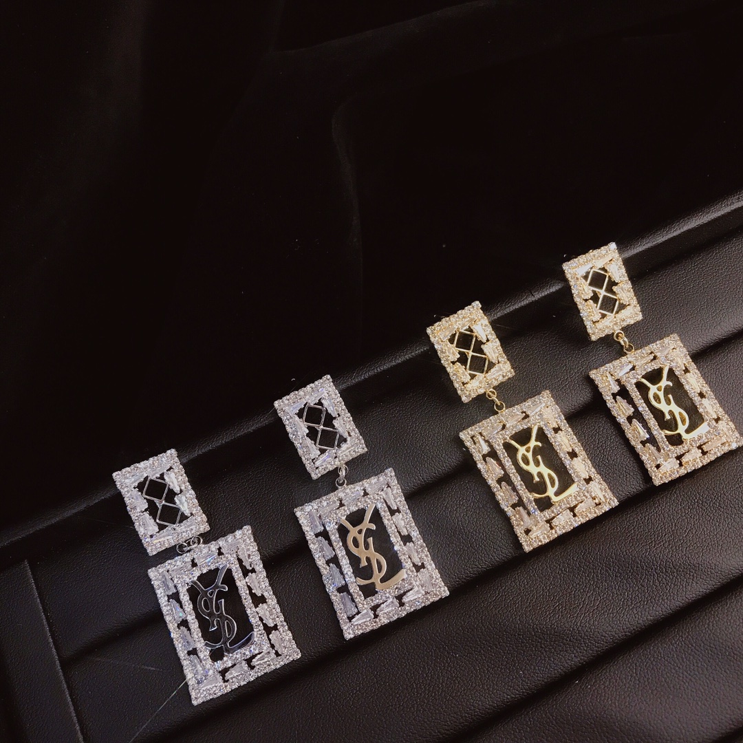 High   Quality   Fashion   Earring     01154