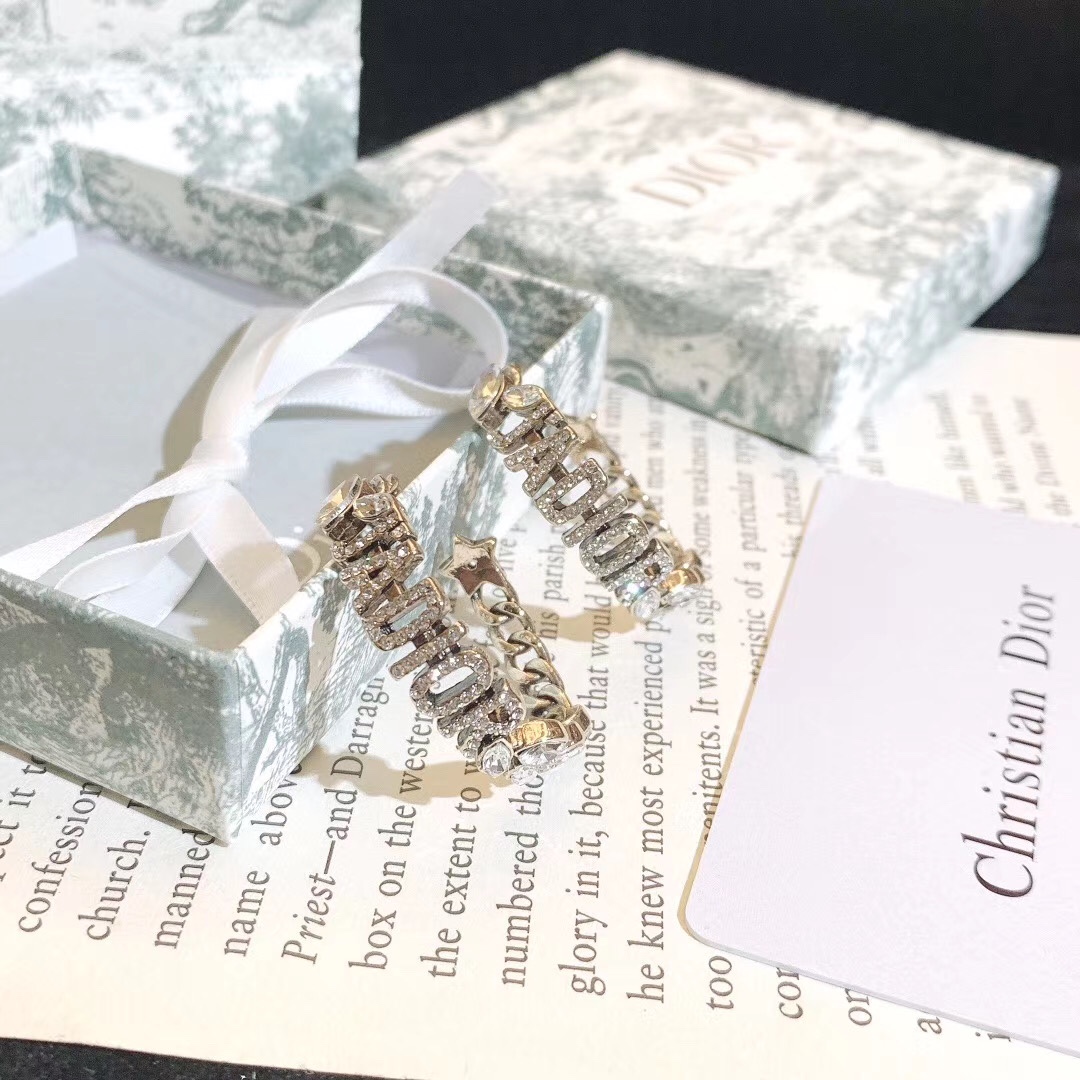 High   Quality   Fashion   Earring  01153
