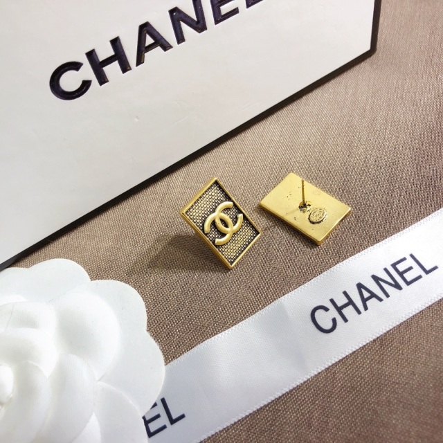 High   Quality   Fashion    Earring    01620