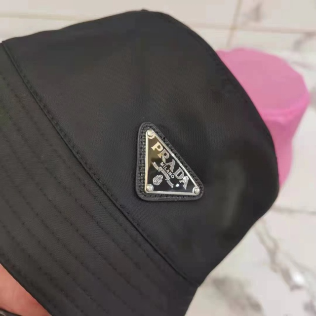 P*rada  High  Qulity  Hats/Caps    06100846