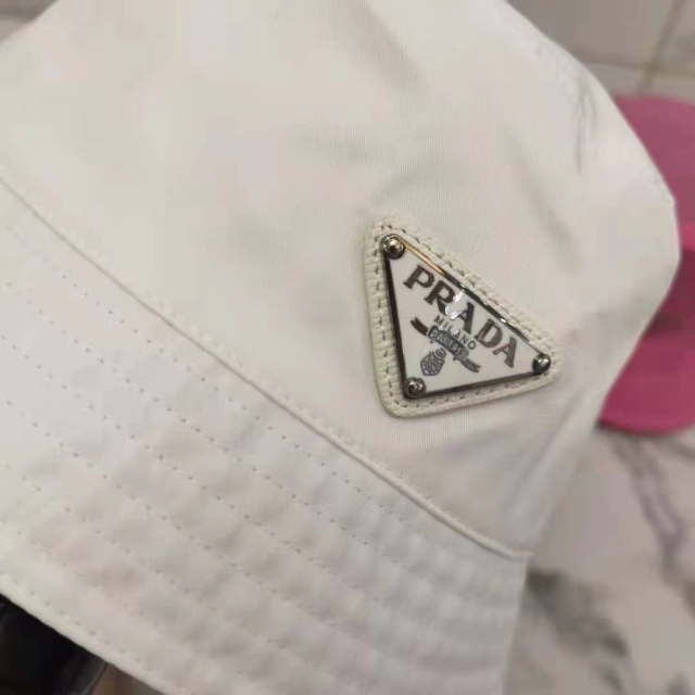 P*rada  High  Qulity  Hats/Caps    06100846