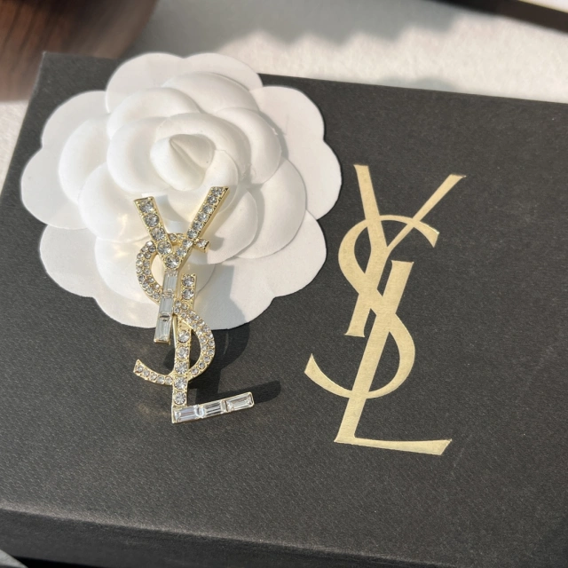 High   Quality   Fashion    Brooch  01140