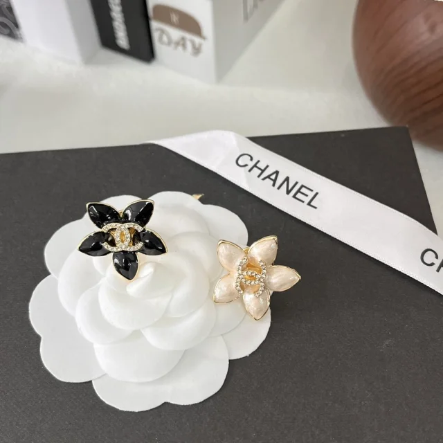 High   Quality   Fashion    Brooch  01144
