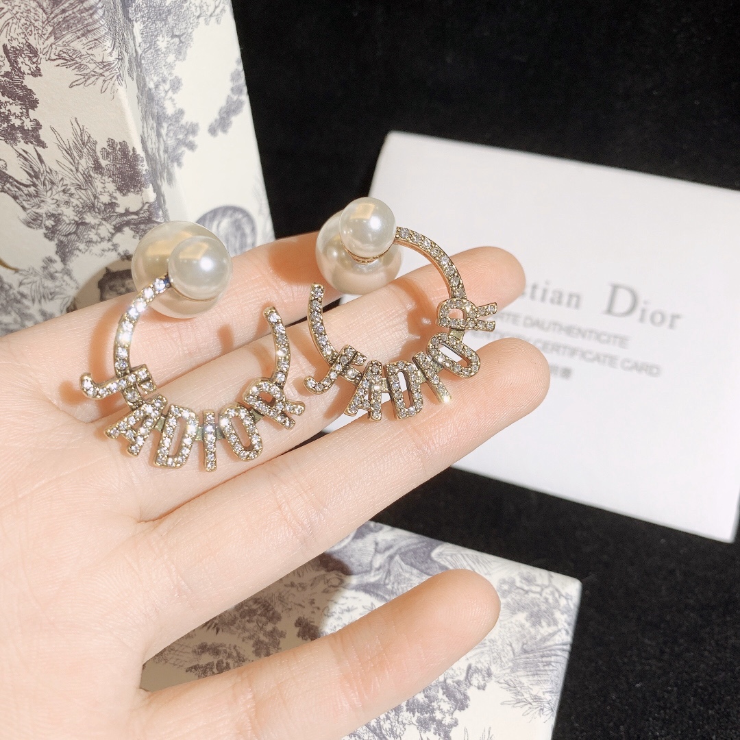 High   Quality   Fashion    Earring   01345